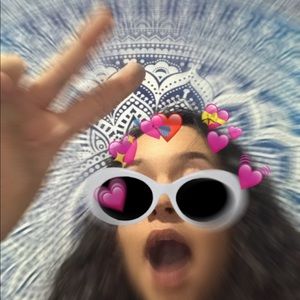 Meet your Posher, Mia